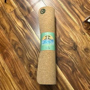 Brand new yoga mat from YOLOHA